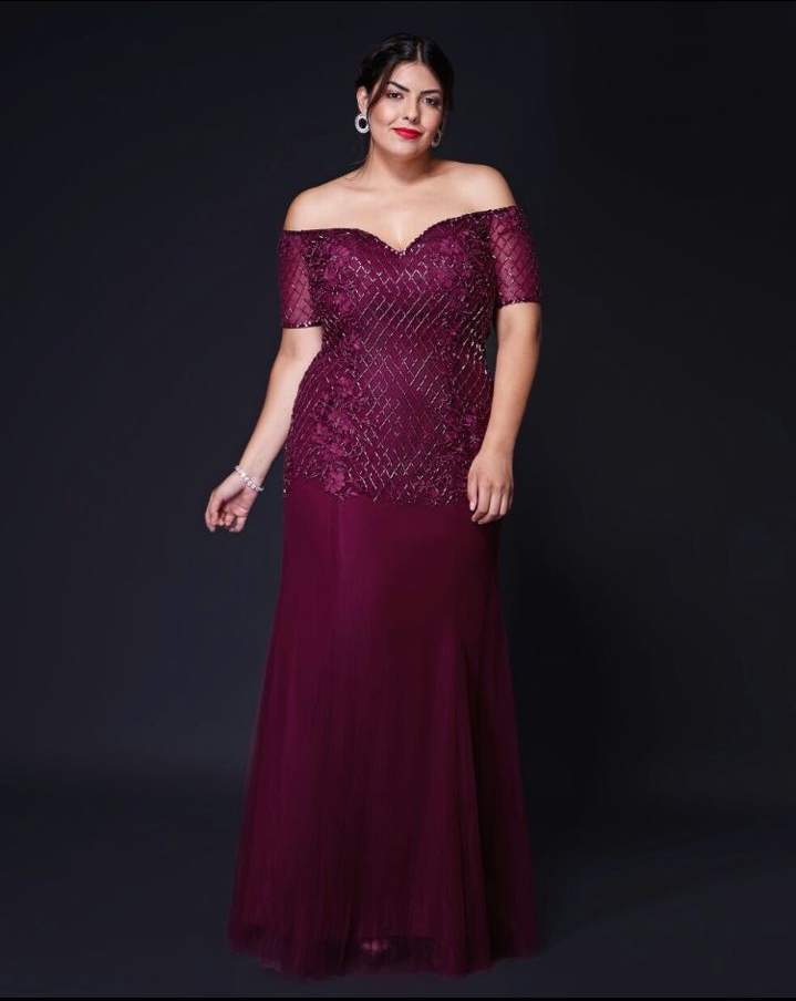 vestido de um ombro so plus size